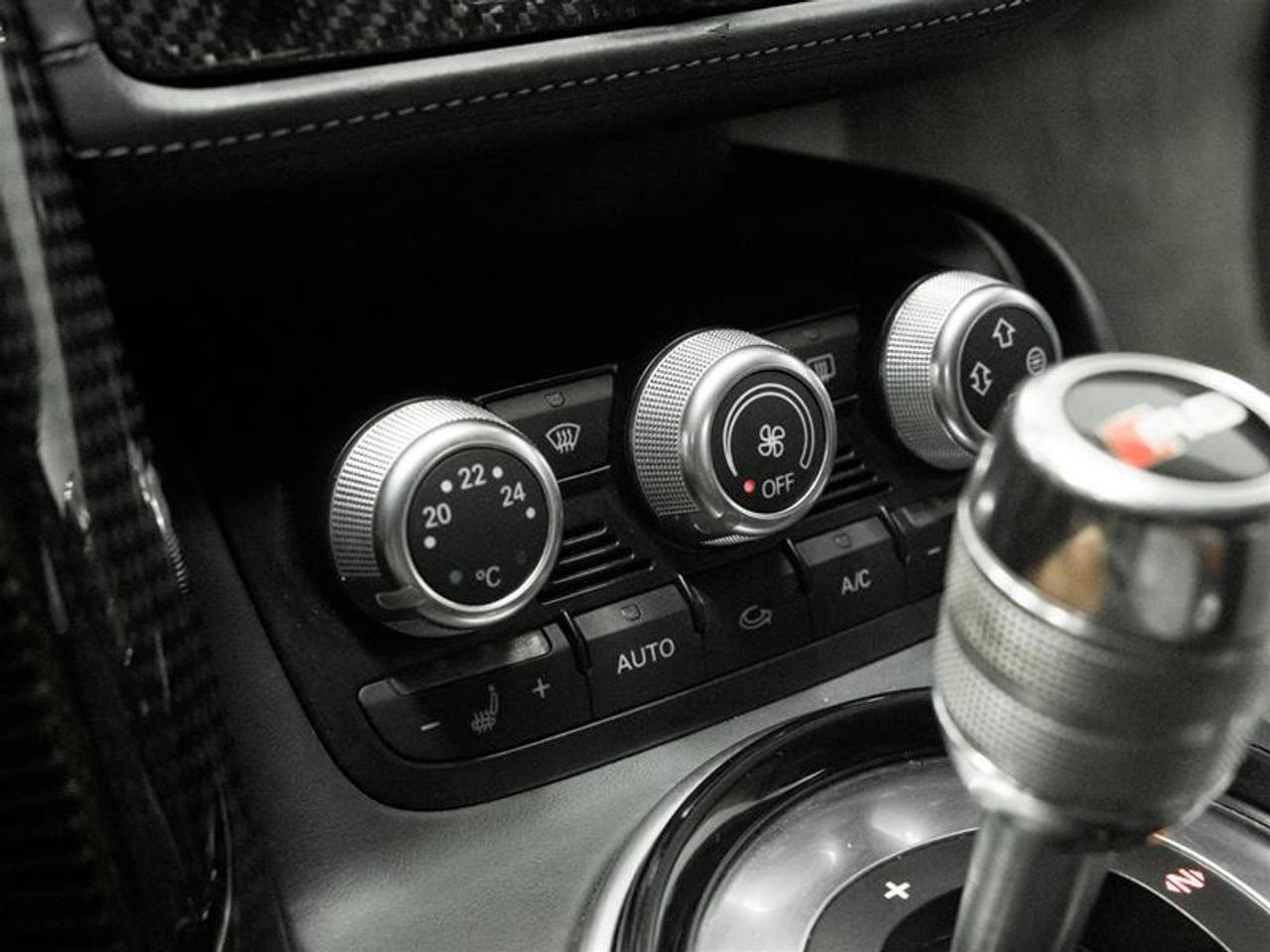 2014 Audi R8 4.2 (S tronic) 2dr All-Wheel Drive quattro Spyder Photo