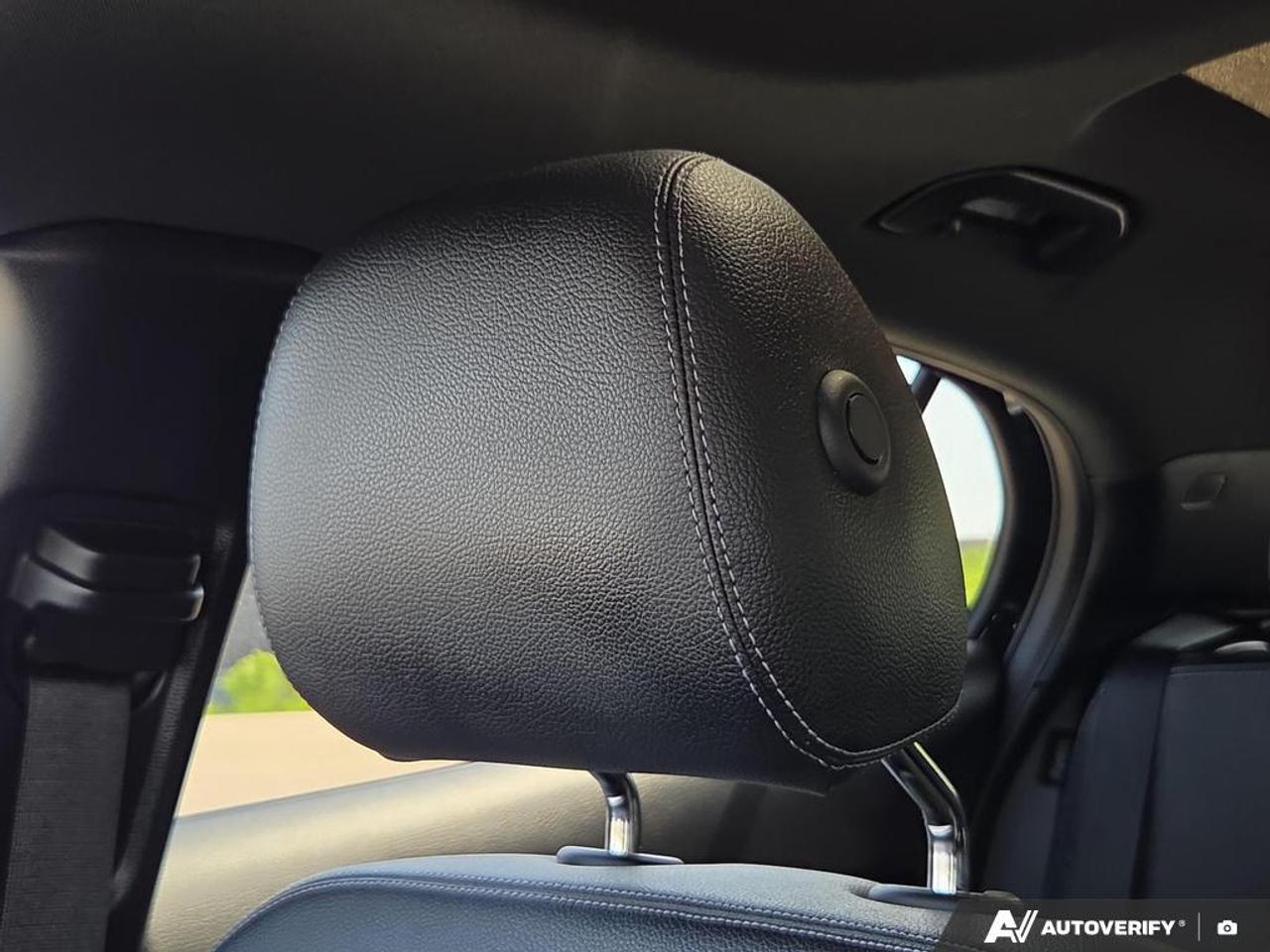 2019 Mercedes-Benz GLA250 LEATHER   ACTIVE BRAKE ASSIST   ATTENTION ASSIST Photo