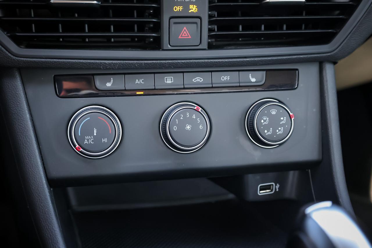 2019 Volkswagen Jetta 1.4 TSI Comfortline (A8) 4dr Sedan Photo
