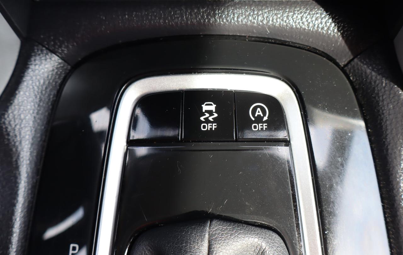 2024 Toyota Corolla Cross LE 4dr All-Wheel Drive Photo