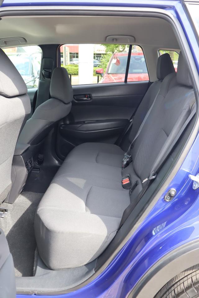 2024 Toyota Corolla Cross LE 4dr All-Wheel Drive Photo