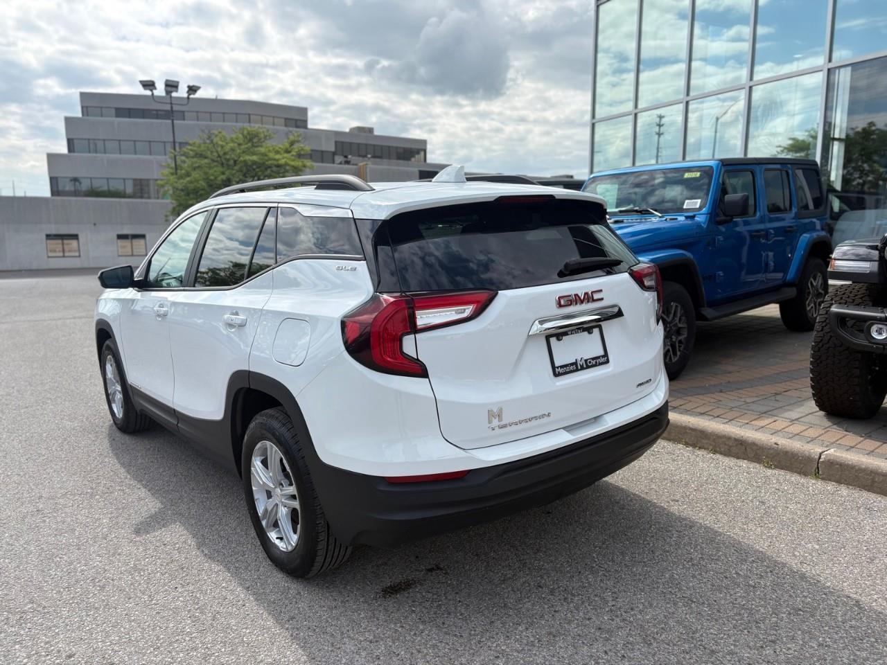 2024 GMC Terrain SLE 4dr All-Wheel Drive Photo