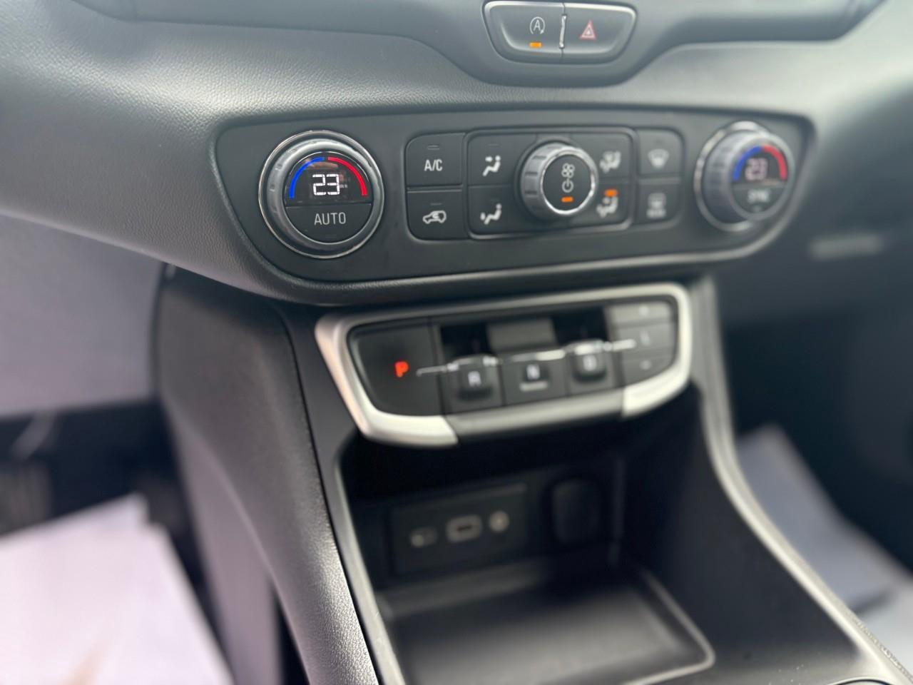 2024 GMC Terrain SLE 4dr All-Wheel Drive Photo