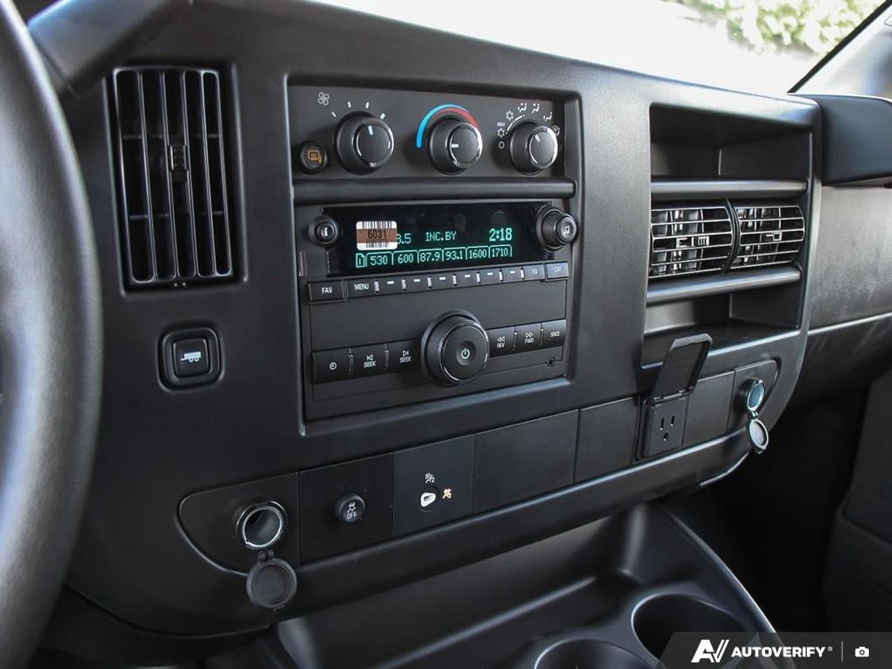 2026 GMC Savana Cargo Van 2500 Extended Wheelbase Rear-Wheel Drive Photo