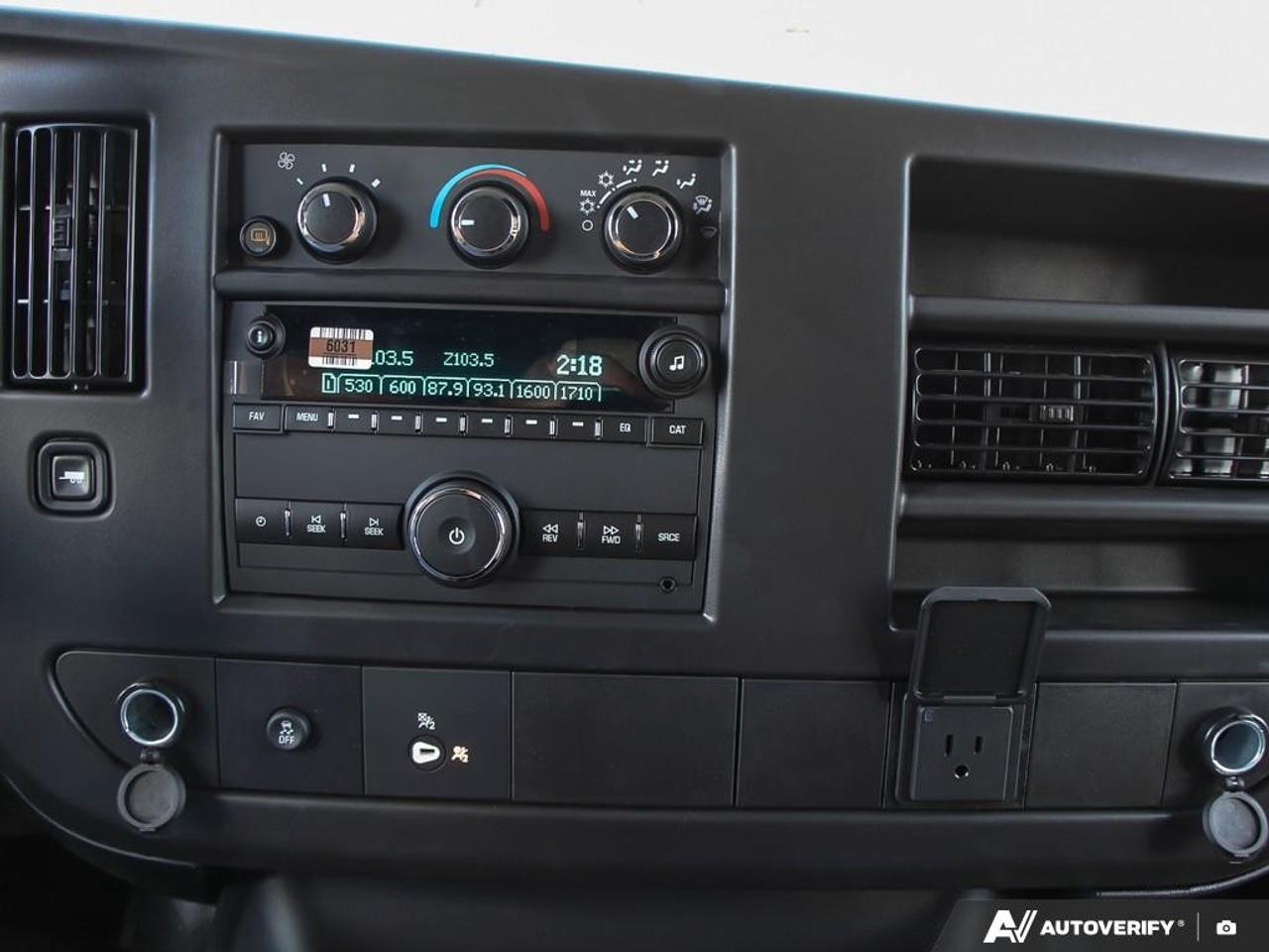 2026 GMC Savana Cargo Van 2500 Extended Wheelbase Rear-Wheel Drive Photo