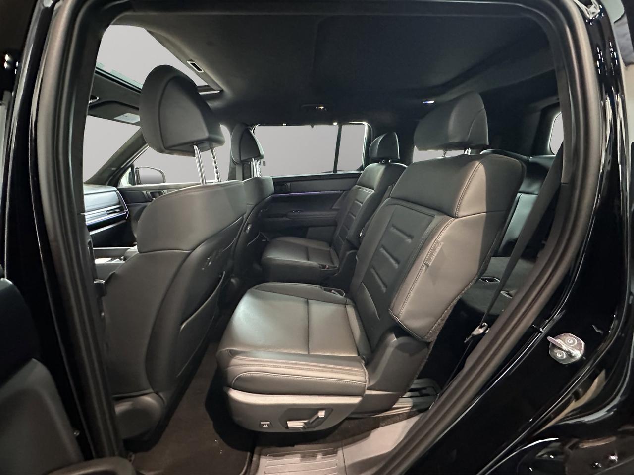 2026 Hyundai Santa Fe Hybrid Ultimate Calligraphy Photo