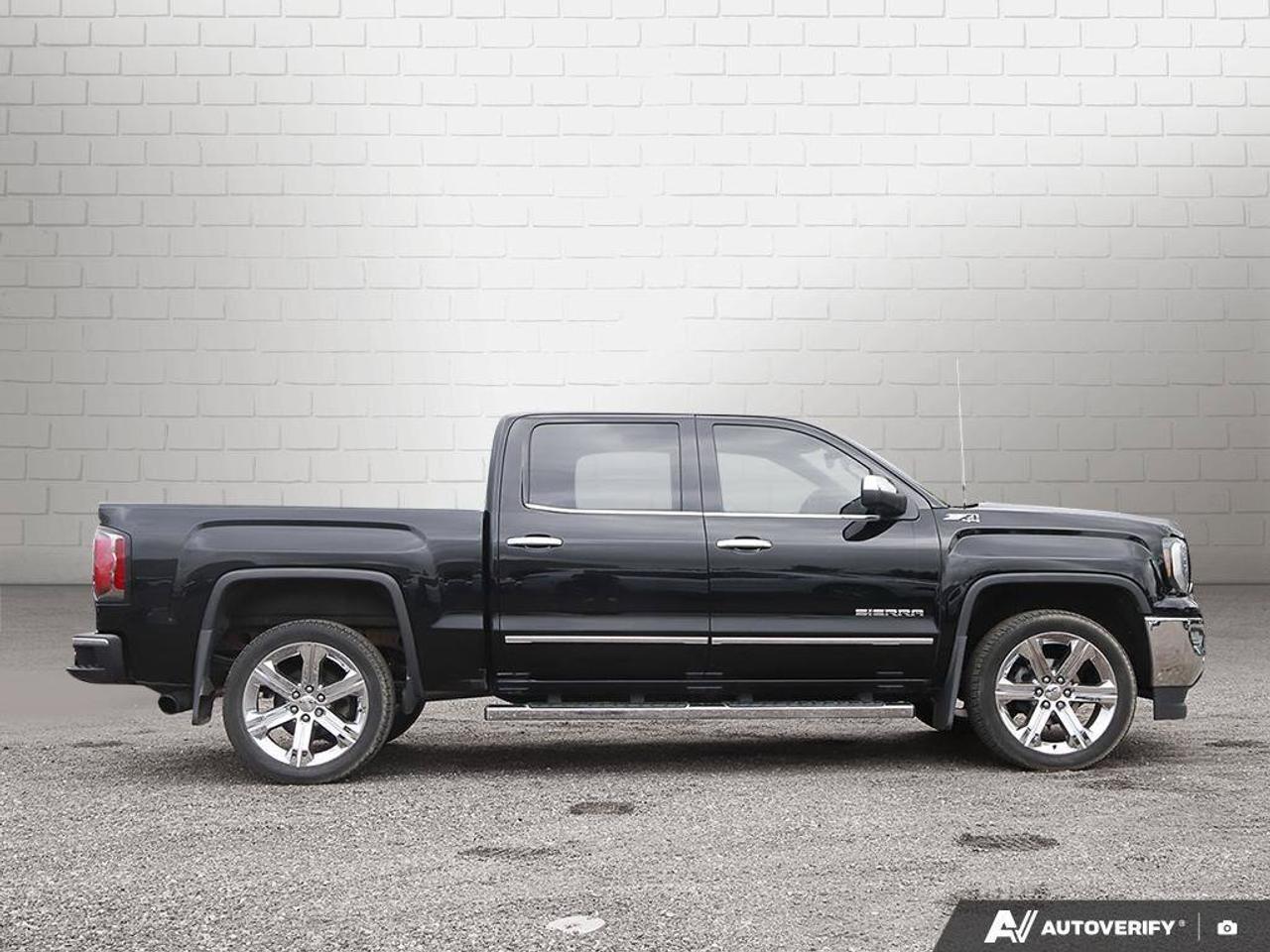 2017 GMC Sierra 1500 SLTSLT PREMIUM PLUS, 5.3L V8, 4X4, ALLOYS, LEATHER Photo
