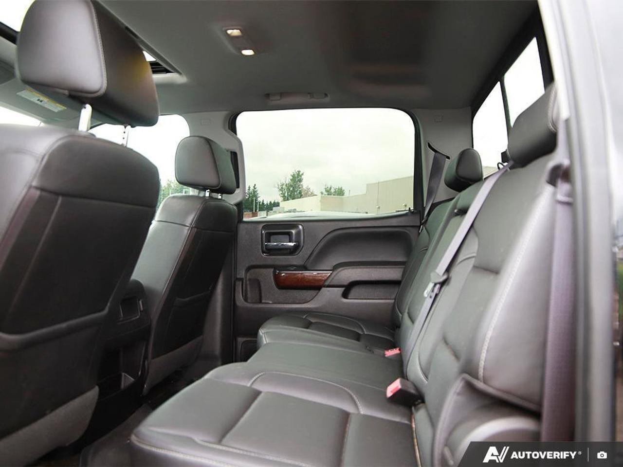 2017 GMC Sierra 1500 SLTSLT PREMIUM PLUS, 5.3L V8, 4X4, ALLOYS, LEATHER Photo