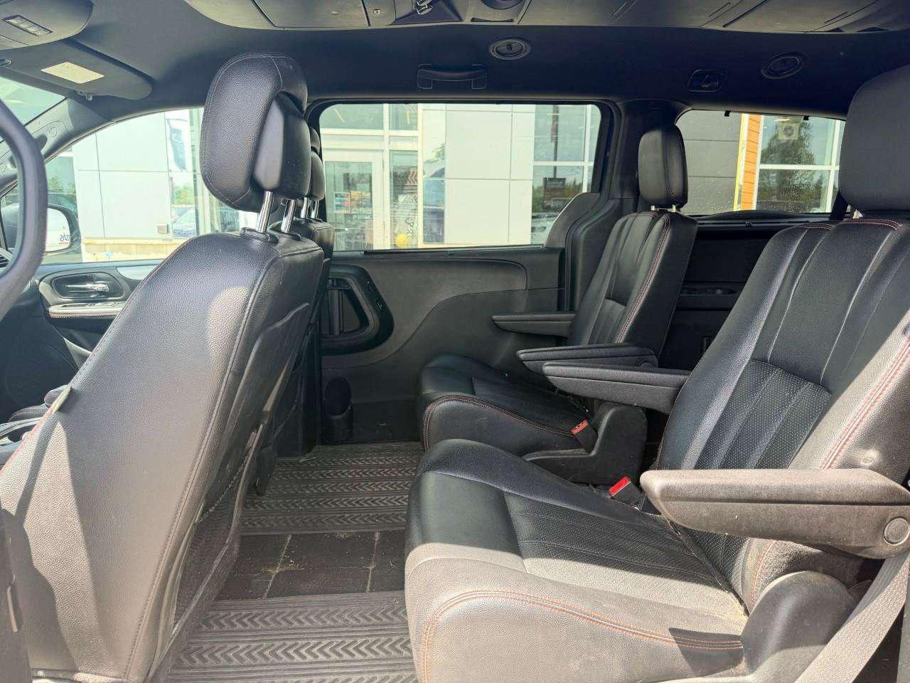 2014 Dodge Grand Caravan R/T, 3.6L V6, ALLOYS, LEATHER, STOW 'N GO, AS-TRADED! Photo
