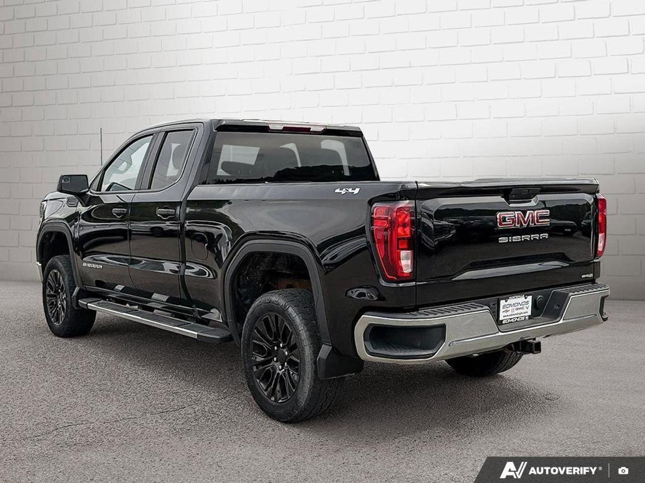 2020 GMC Sierra 1500 One Owner   Keyless Entry   Trailer Brake Controll Photo