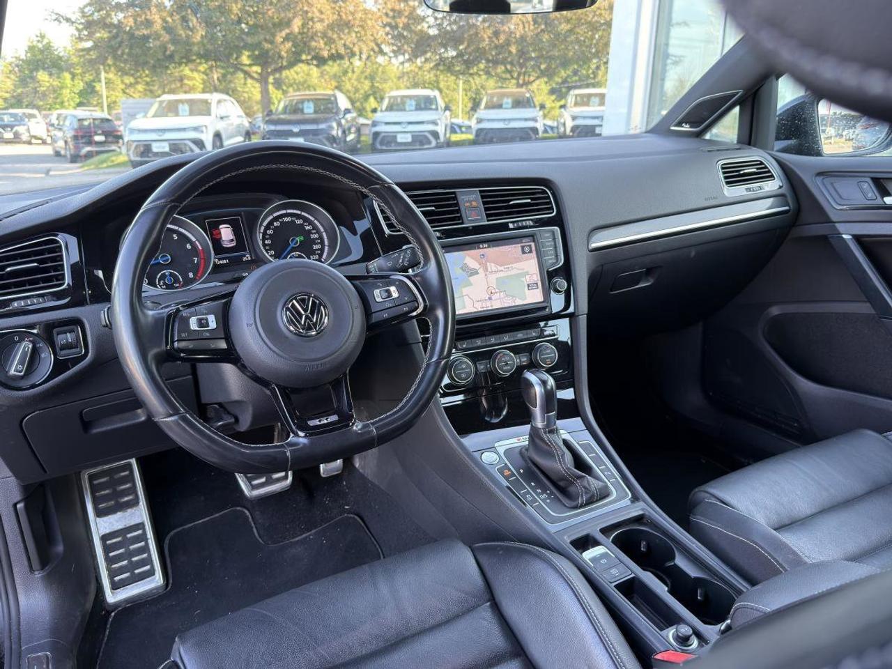 2017 Volkswagen Golf R 5dr HB DSG Photo