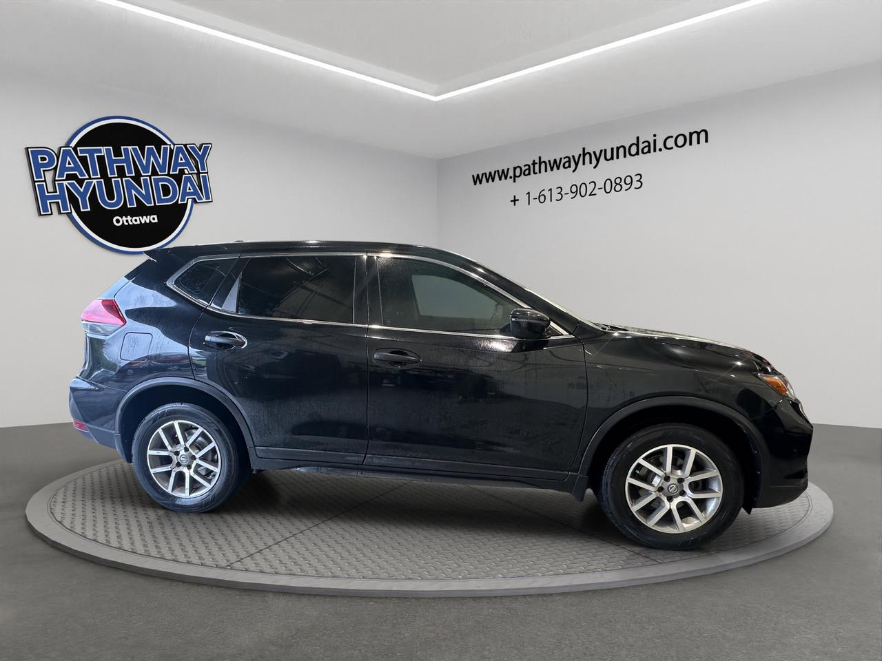 2019 Nissan Rogue S | Reverse Cam | Heated Seats Photo2