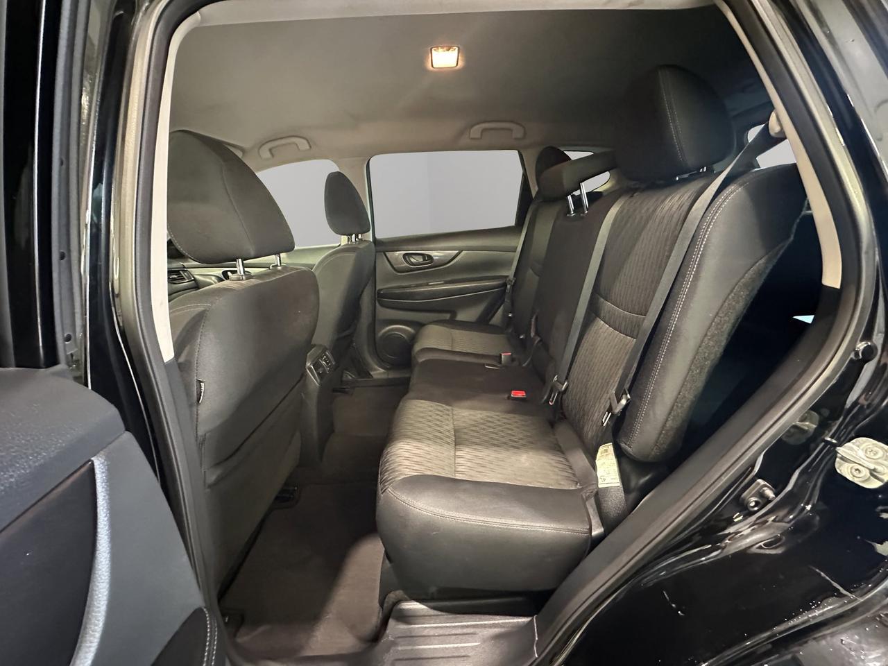 2019 Nissan Rogue S | Reverse Cam | Heated Seats Photo