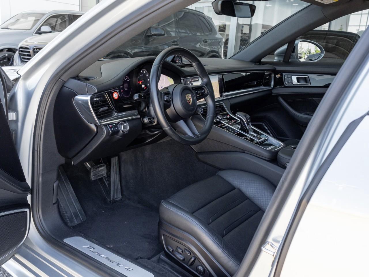 2023 Porsche Panamera  Photo