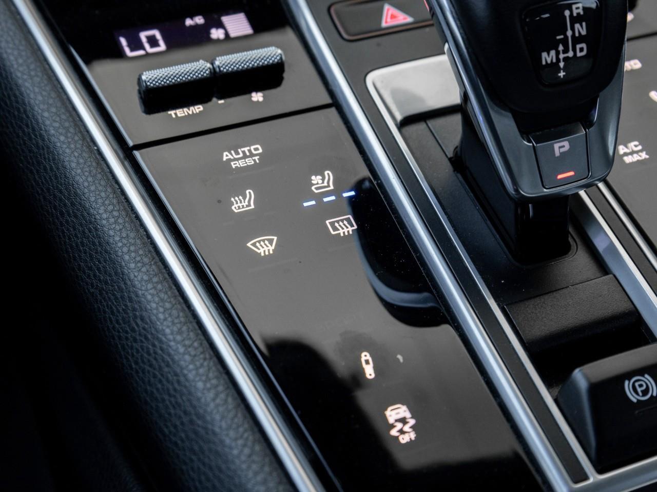 2023 Porsche Panamera  Photo