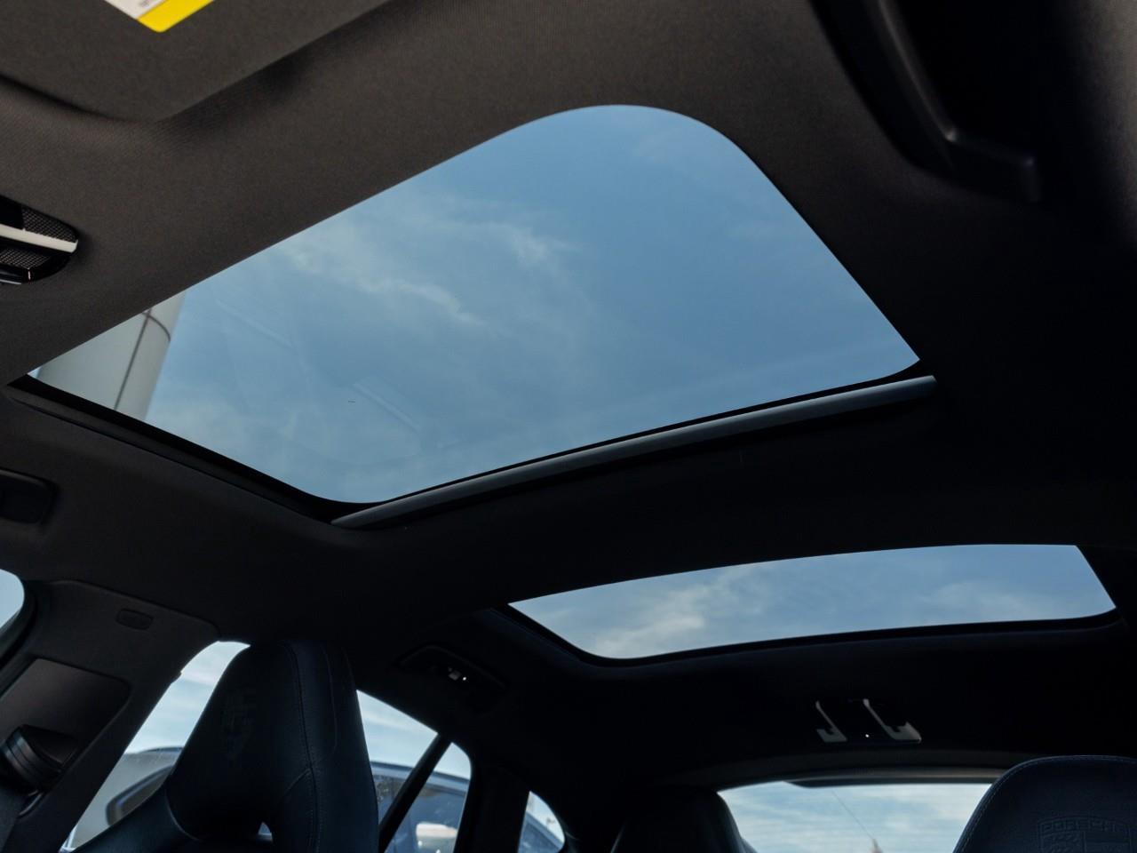 2023 Porsche Panamera  Photo