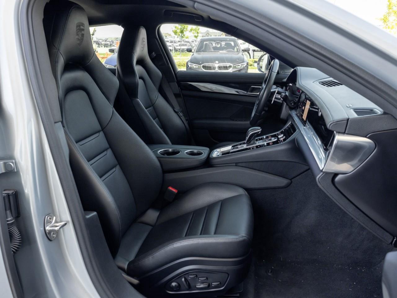 2023 Porsche Panamera  Photo