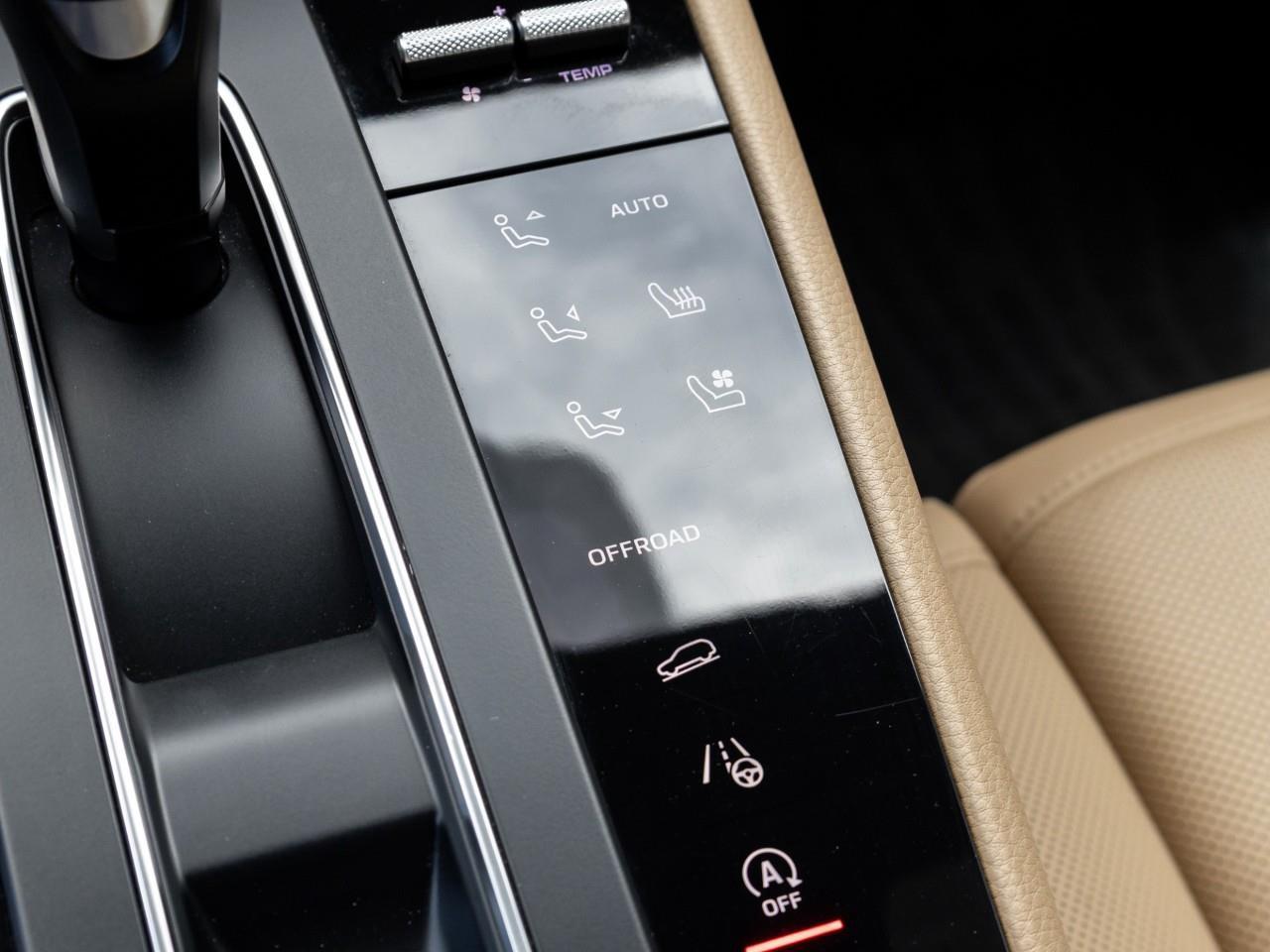 2023 Porsche Macan S 4dr All-Wheel Drive Photo