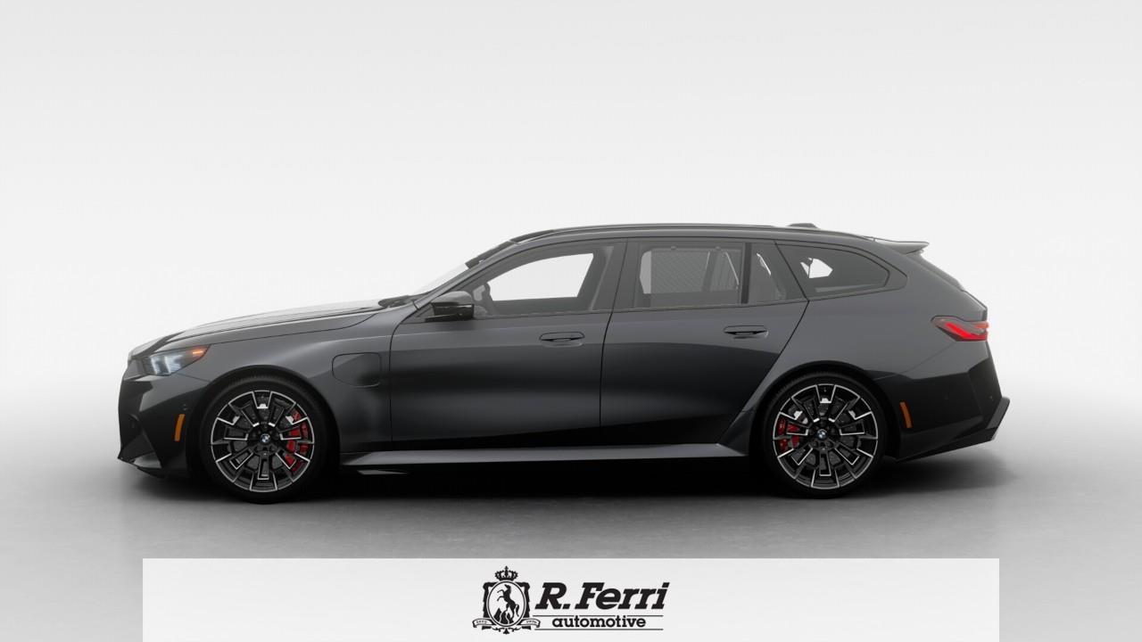 2027 BMW M5 Base 4dr All-Wheel Drive Touring Photo
