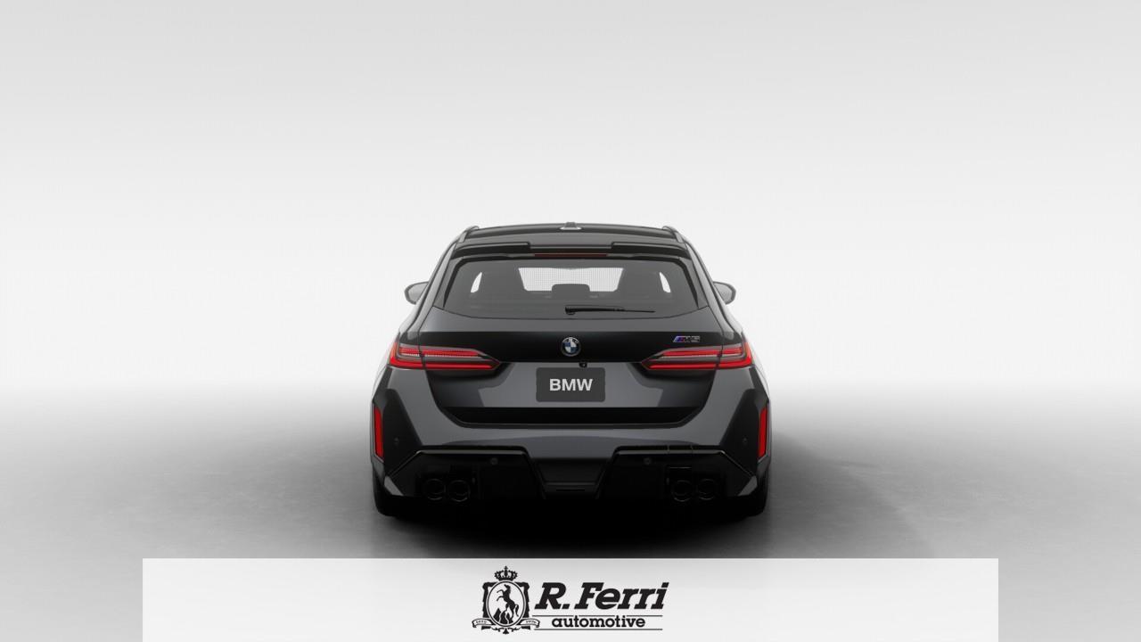 2027 BMW M5 Base 4dr All-Wheel Drive Touring Photo4