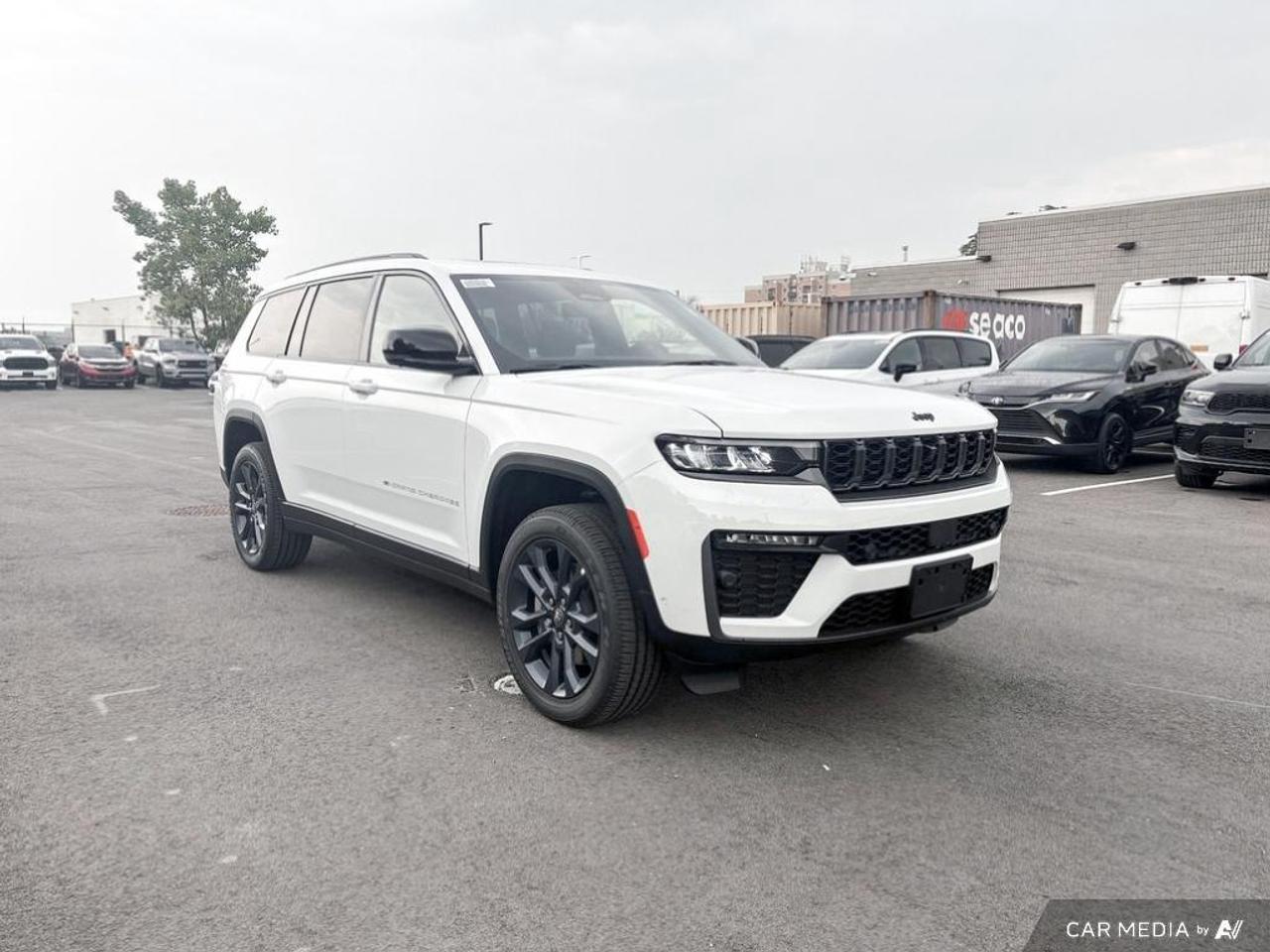 2026 Jeep Grand Cherokee L Base 4dr 4x4 Photo