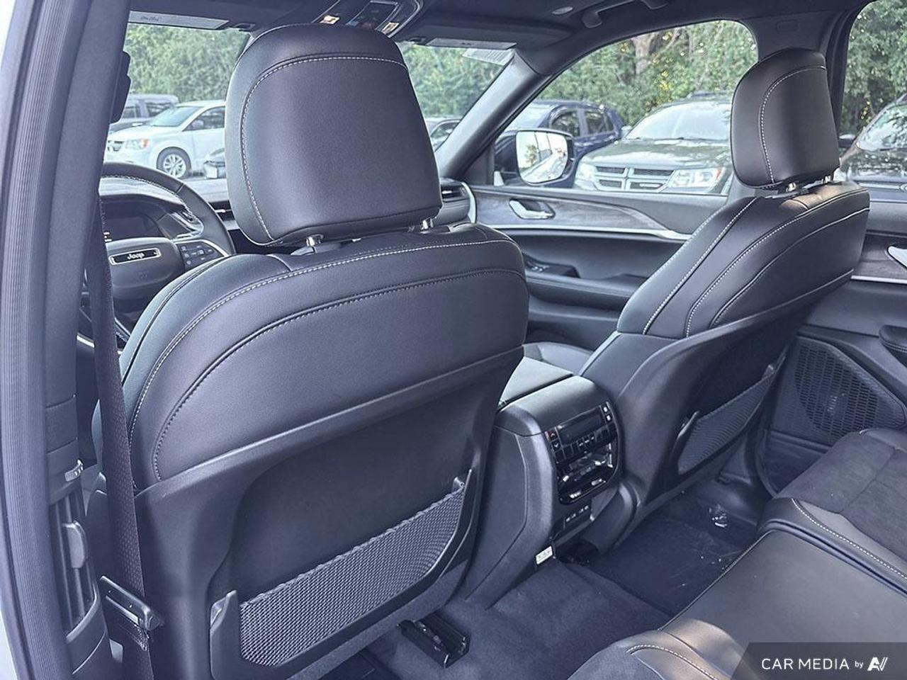 2026 Jeep Grand Cherokee L Base 4dr 4x4 Photo