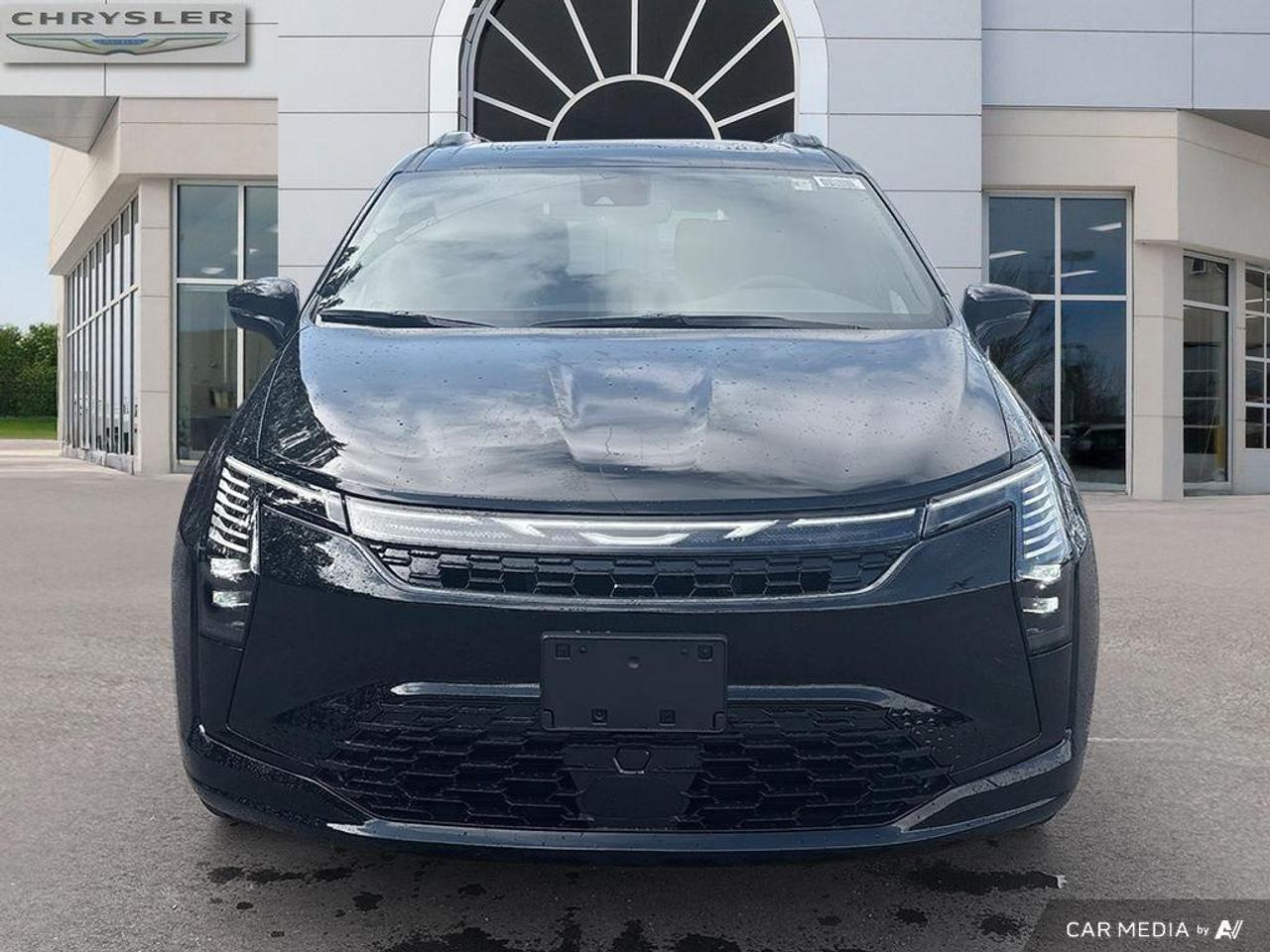 2027 Chrysler Pacifica Select All-Wheel Drive Passenger Van Photo5