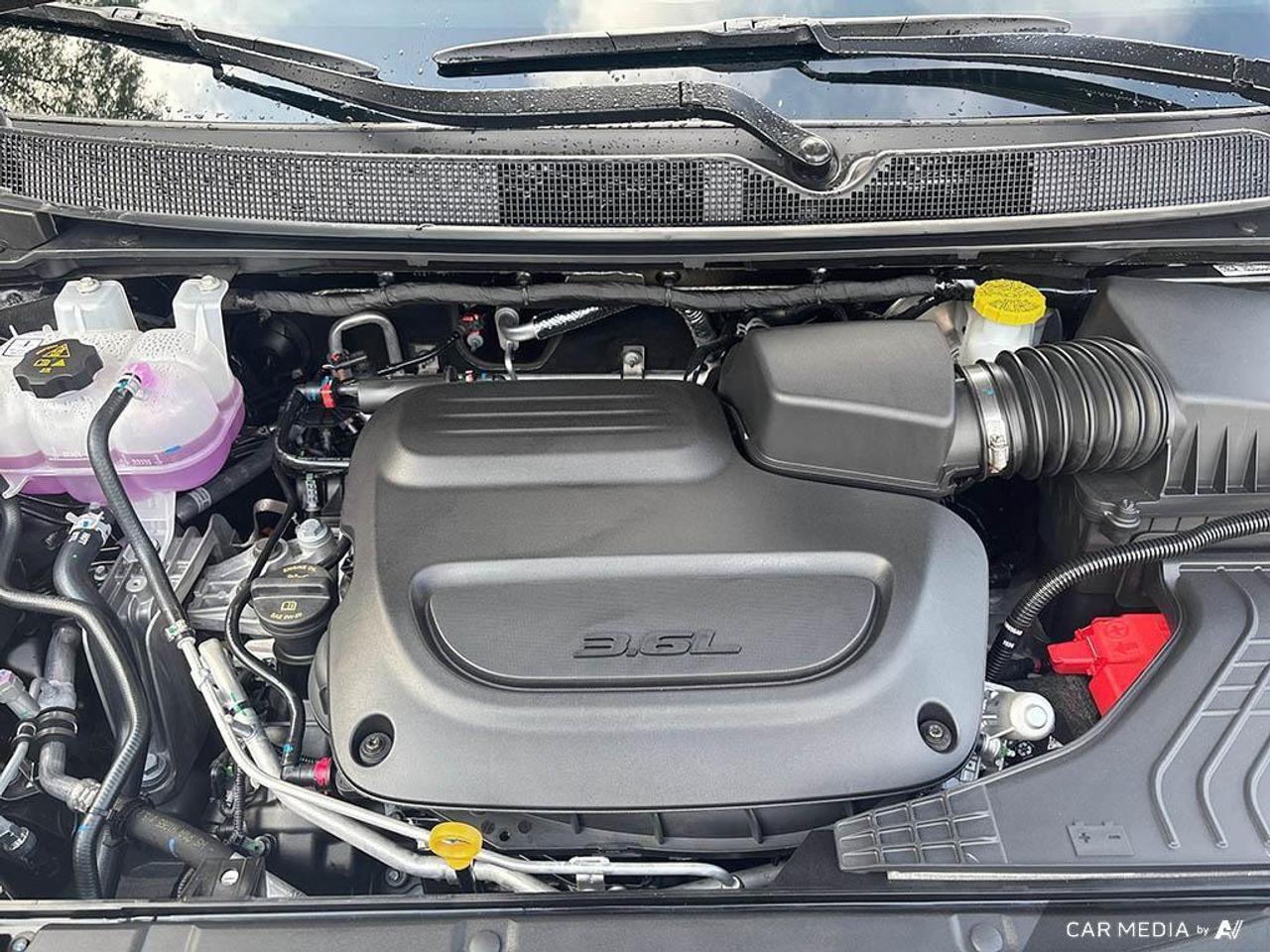 2027 Chrysler Pacifica Select All-Wheel Drive Passenger Van Photo