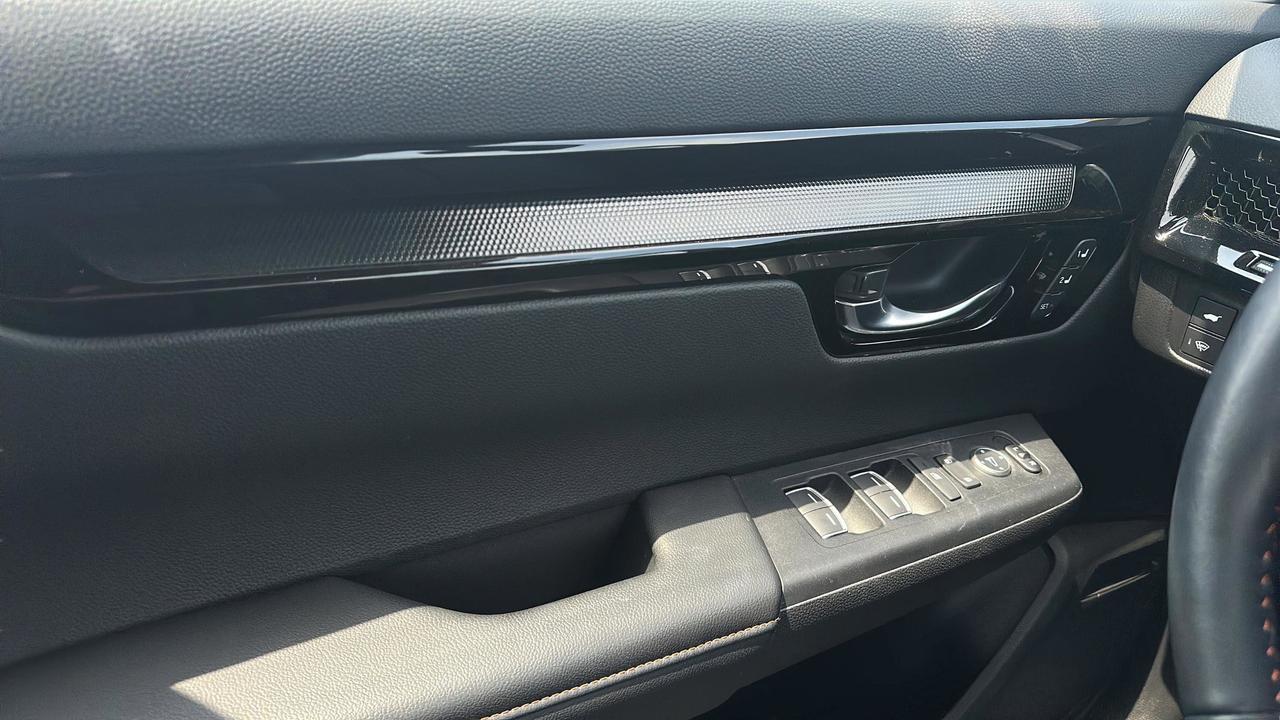 2026 Honda CR-V Hybrid Touring AWD Photo