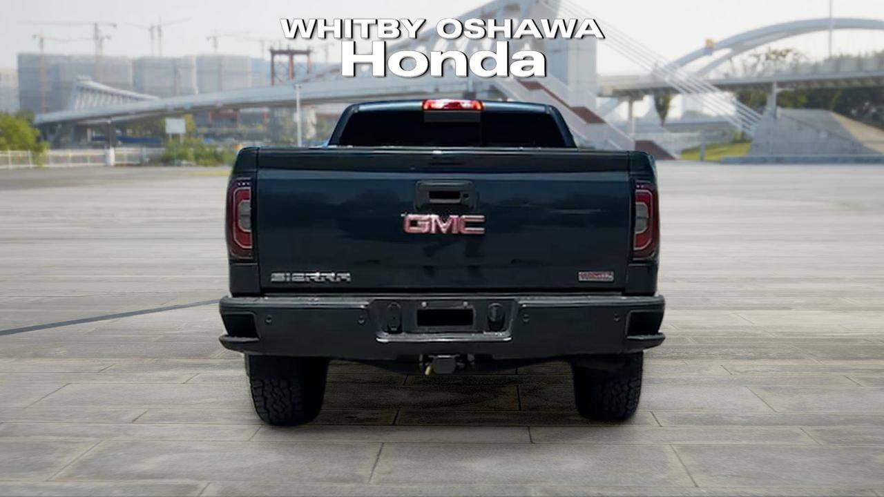 2017 GMC Sierra 1500 4WD Crew Cab 153.0  SLT Photo