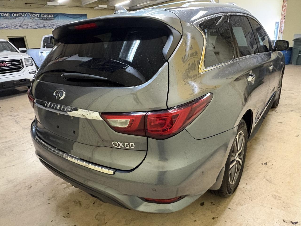 2017 Infiniti QX60  Photo