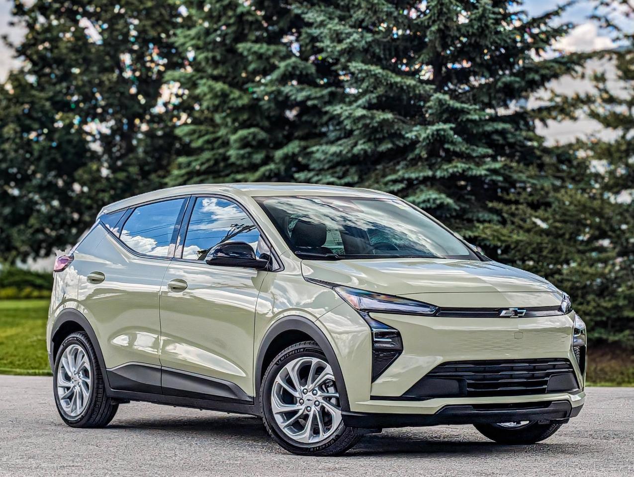 2027 Chevrolet Bolt LT Photo