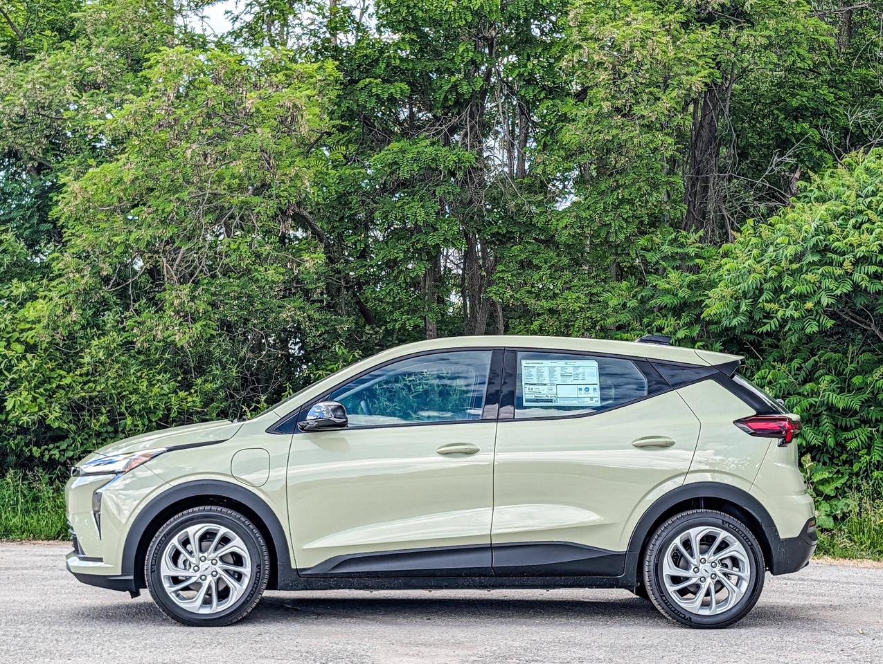 2027 Chevrolet Bolt LT Photo