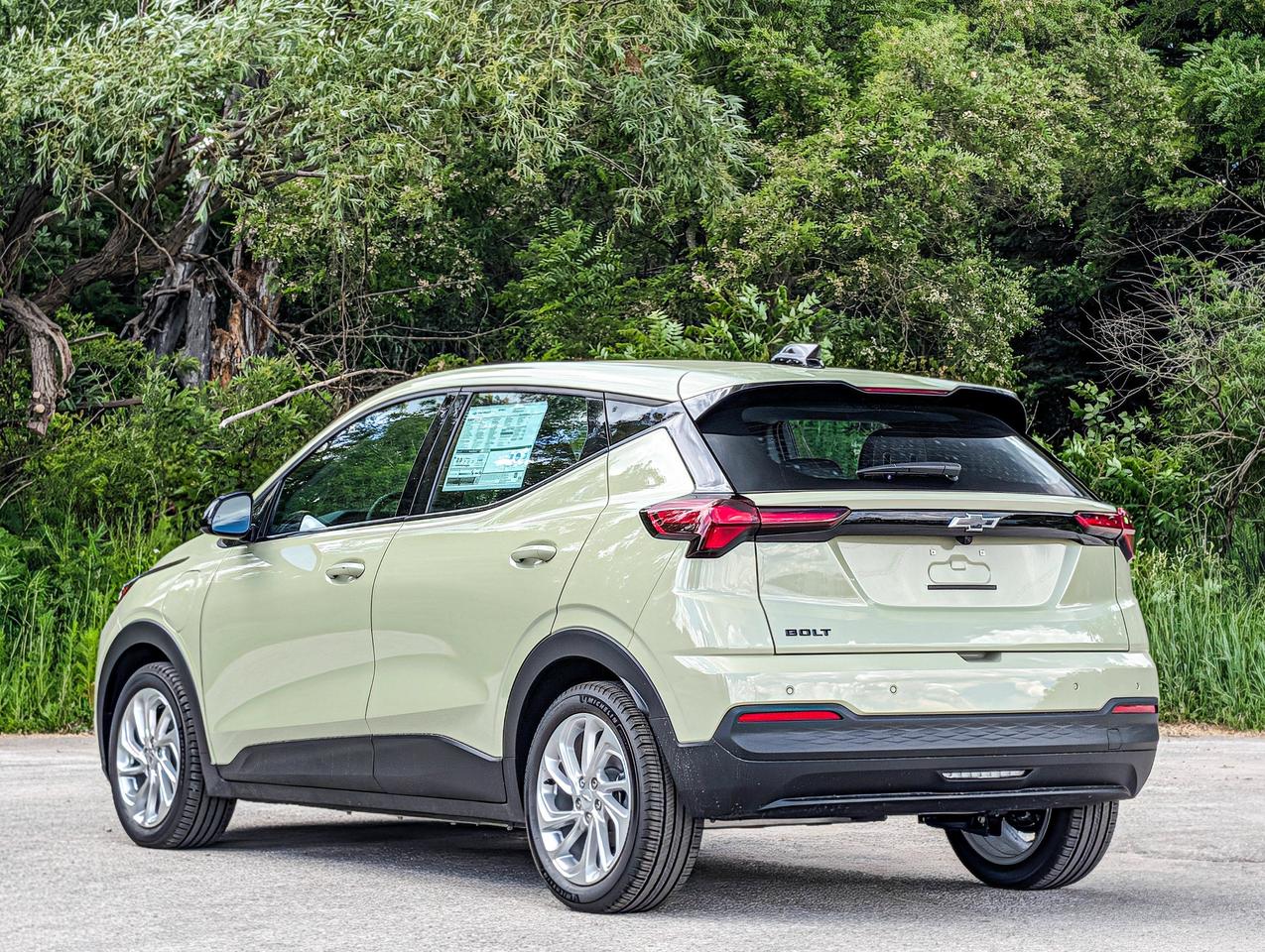 2027 Chevrolet Bolt LT Photo