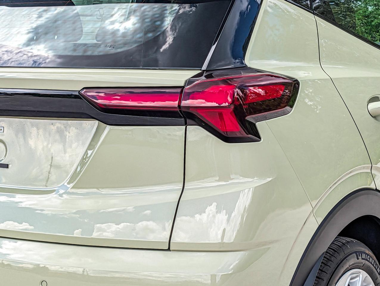 2027 Chevrolet Bolt LT Photo
