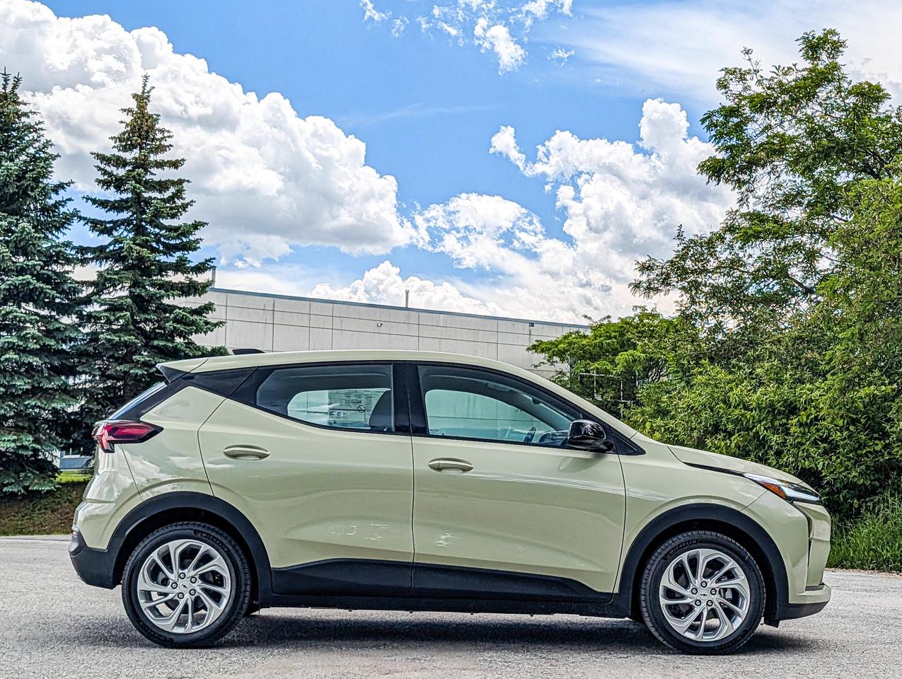 2027 Chevrolet Bolt LT Photo