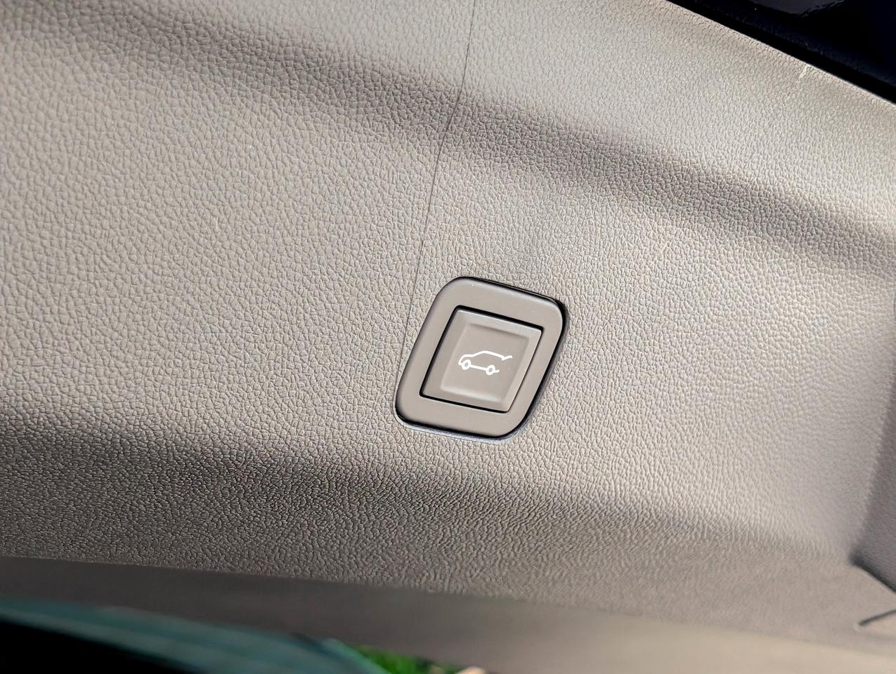 2026 GMC Yukon Denali Ultimate Photo