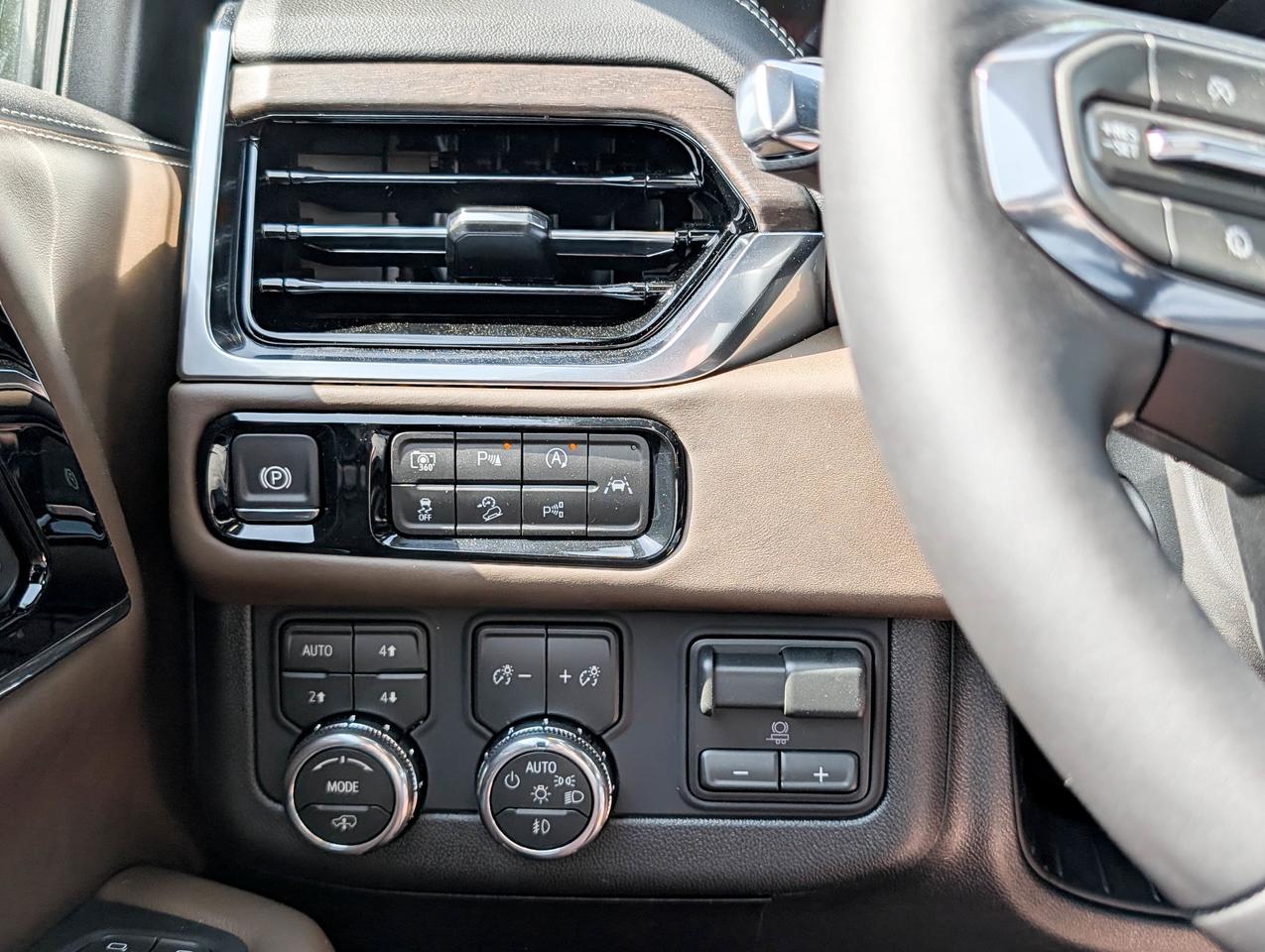 2026 GMC Yukon Denali Ultimate Photo