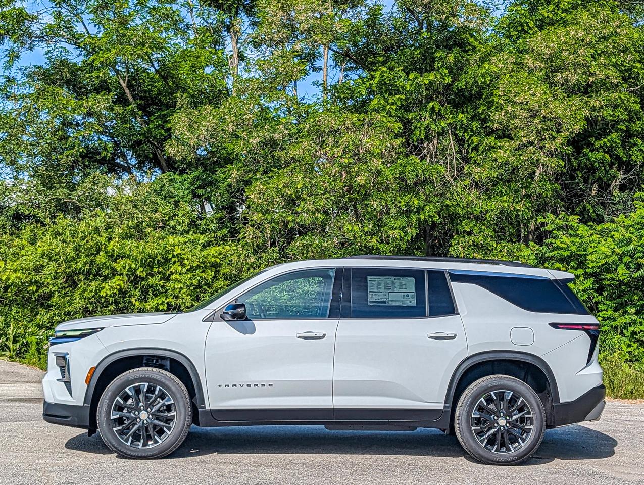 2026 Chevrolet Traverse LT Photo