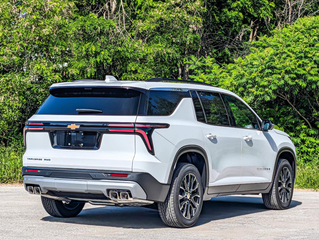 2026 Chevrolet Traverse LT Photo