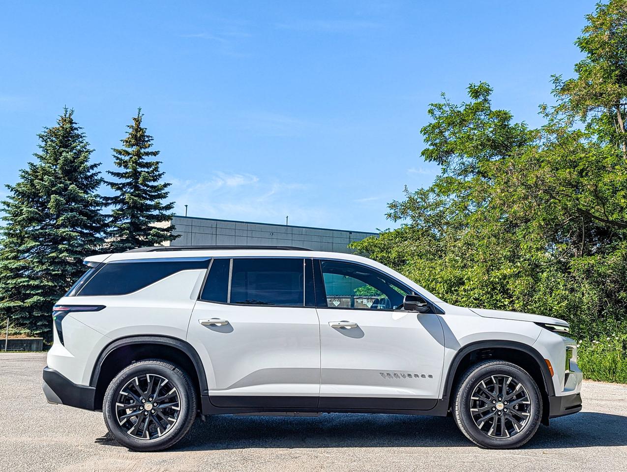 2026 Chevrolet Traverse LT Photo