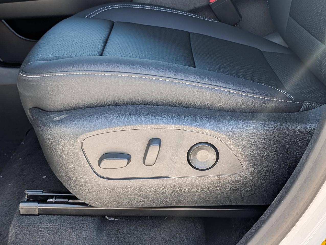 2026 Chevrolet Traverse LT Photo