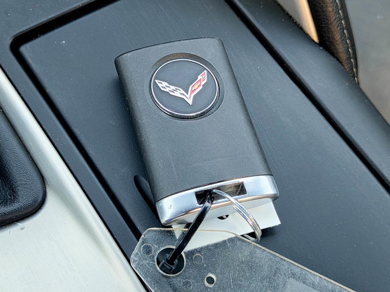 2015 Chevrolet Corvette Z51 2LT Photo
