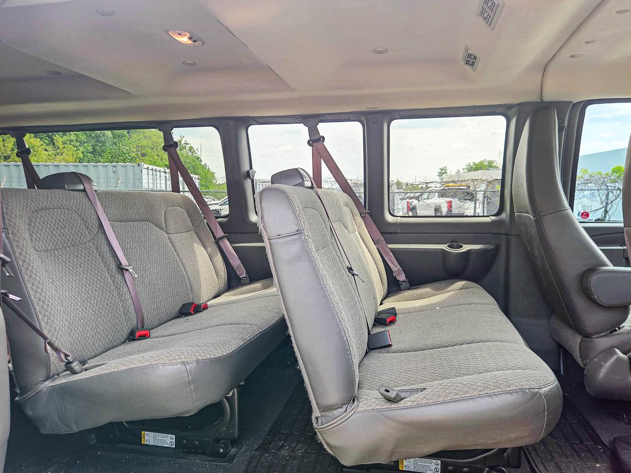 2025 Chevrolet Express Passenger LT Photo