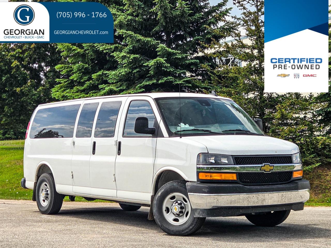 2025 Chevrolet Express Passenger LT Photo0