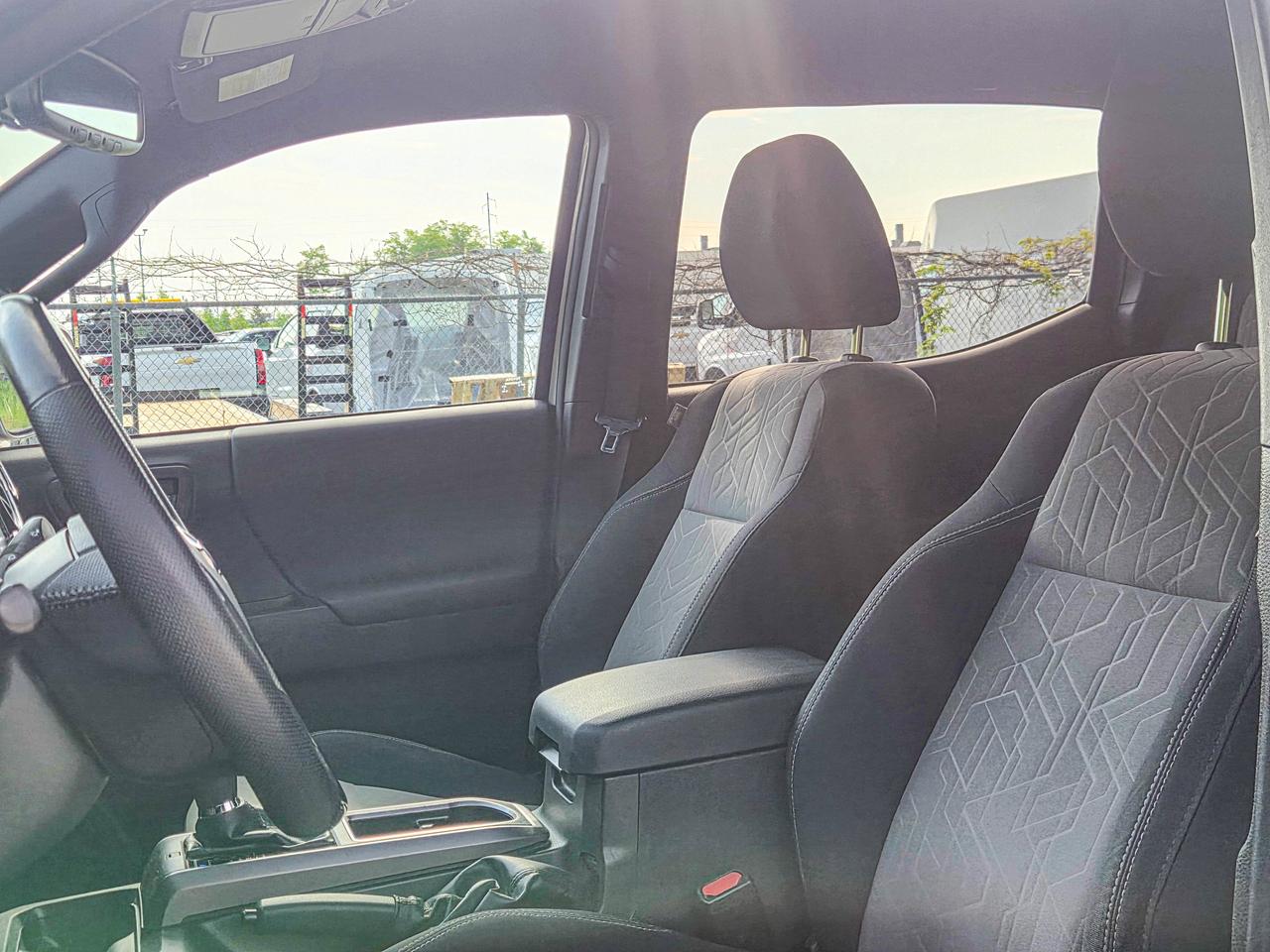 2023 Toyota Tacoma 4WD DBL AT Photo