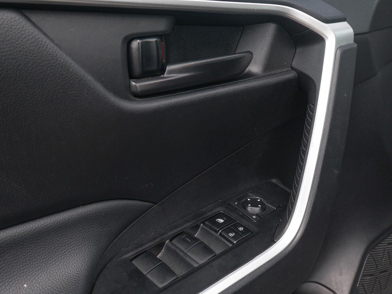 2024 Toyota RAV4 LE Photo