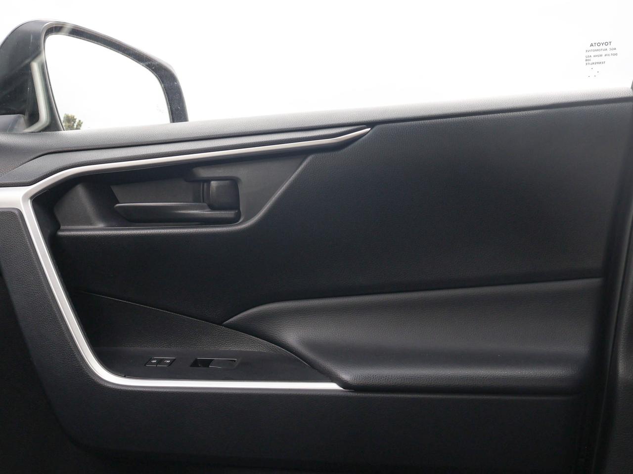 2024 Toyota RAV4 LE Photo