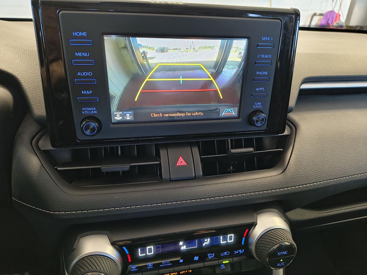 2022 Toyota RAV4 Hybrid LE Photo0