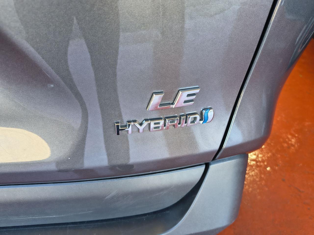 2022 Toyota RAV4 Hybrid LE Photo0